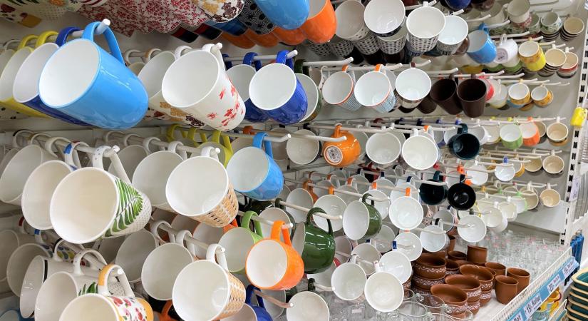 Fogyasztóvédelem: ha ilyen bögrét vettél, ne igyál belőle! – Mutatjuk, mely boltokban volt kapható