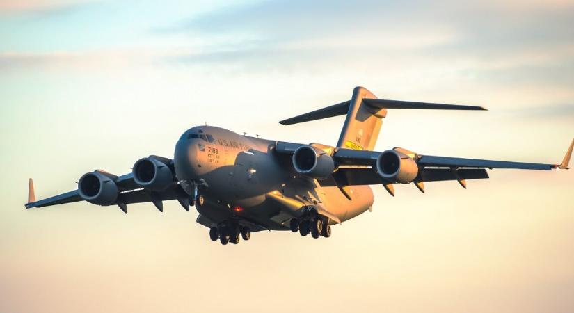 Valami nagyon készül – gyülekeznek az amerikai hadsereg katonai gépei