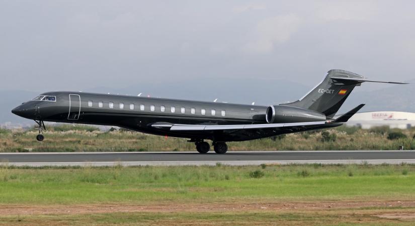 Átlátszó: Bécsben parkol a legújabb NER-es magánrepülő, ha épp nem használják