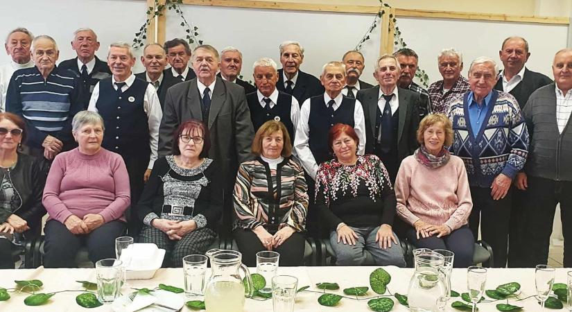 Évzáró összejövetel és nosztalgiázás - Volt határőrök találkoztak Győrben - fotó
