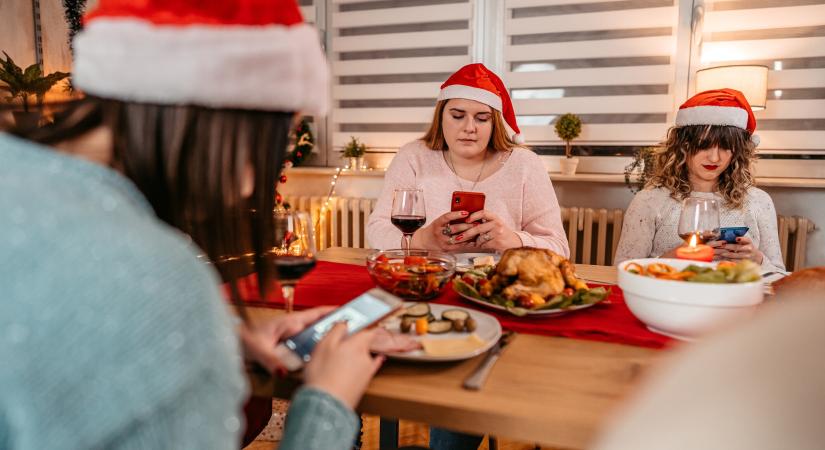 7 tipp a pszichológustól, hogy az ünnep ne telefonnyomkodással teljen