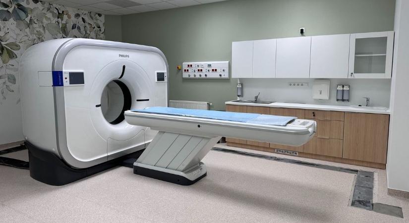 Beüzemelték az új CT-berendezést, januárban elkészülhetnek az első felvételek