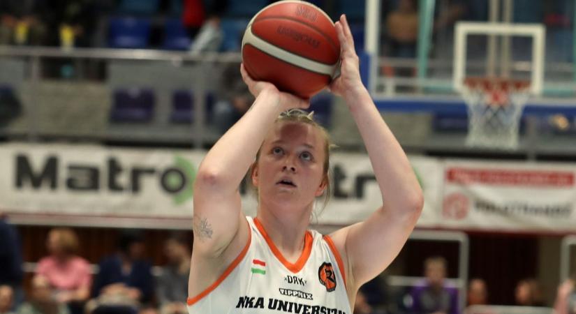 Tizenkilenc pontos hátrányt kéne ledolgozniuk a pécsi lányoknak