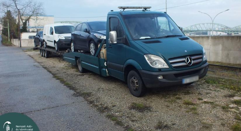 Brutális bírságot kapott a horrorkaraván a dunántúli autópályán