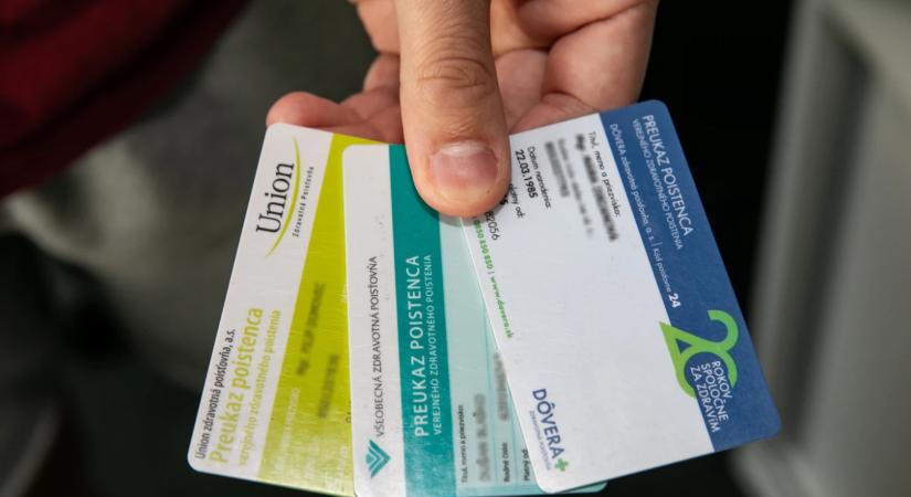 Az új évtől 124 ezren váltanak egészségbiztosítót