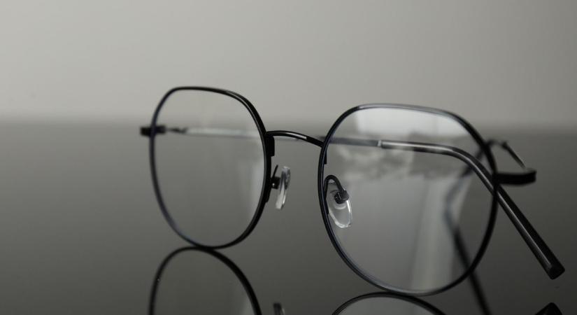 Hugo Boss szemüveg vagy Tommy Hilfiger? – A keretválasztás, mint önkifejezés