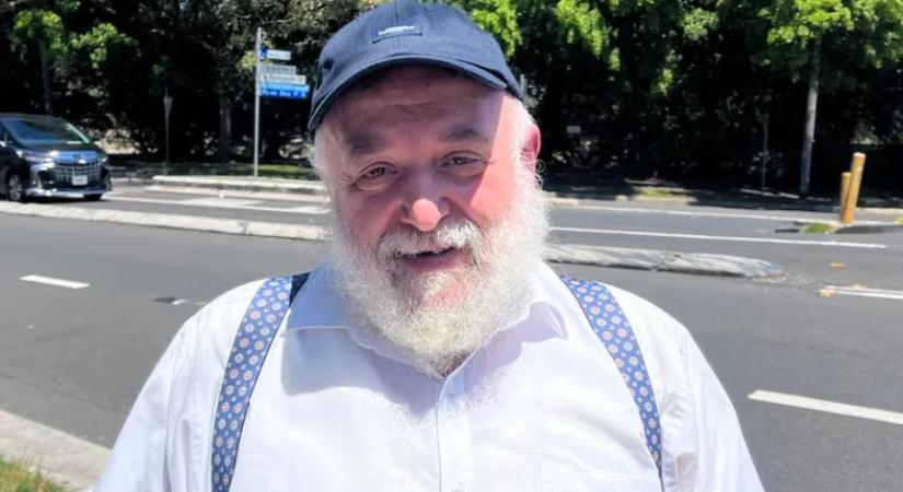 Bondi Beach újabb hősei: egy idős férfi téglával dobálta meg a merénylőt, egy házaspár a fegyverét akarta elvenni