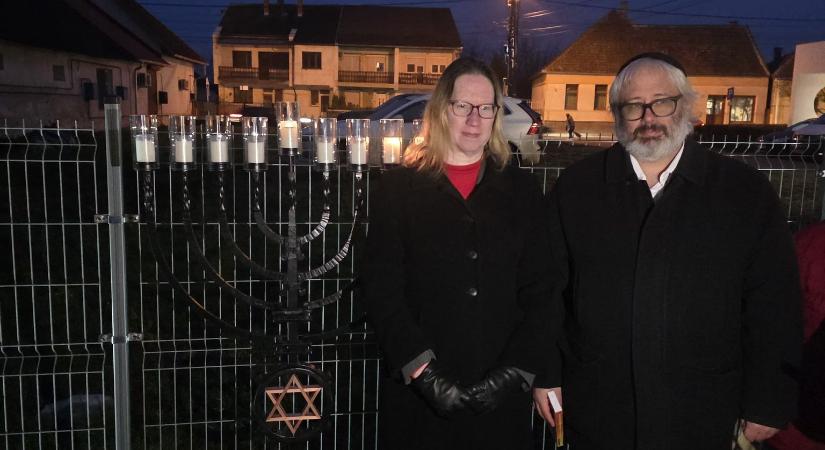 Hanukkai gyertyagyújtás Sárbogárdon – először 1943 óta