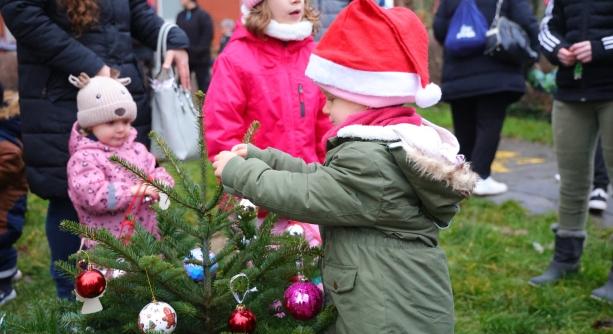 Körzeti gyertyagyújtás és Mikuláslátogatás
