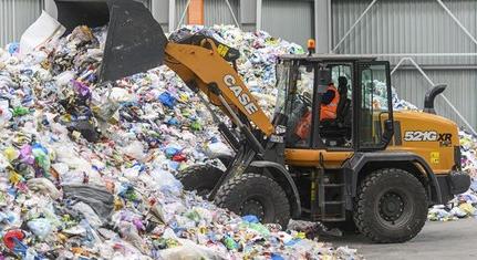 Újabb ágazatot kebeleznének be: NER-közeli befektető jelent meg a hulladékgazdálkodás egyik kulcsszereplőjénél