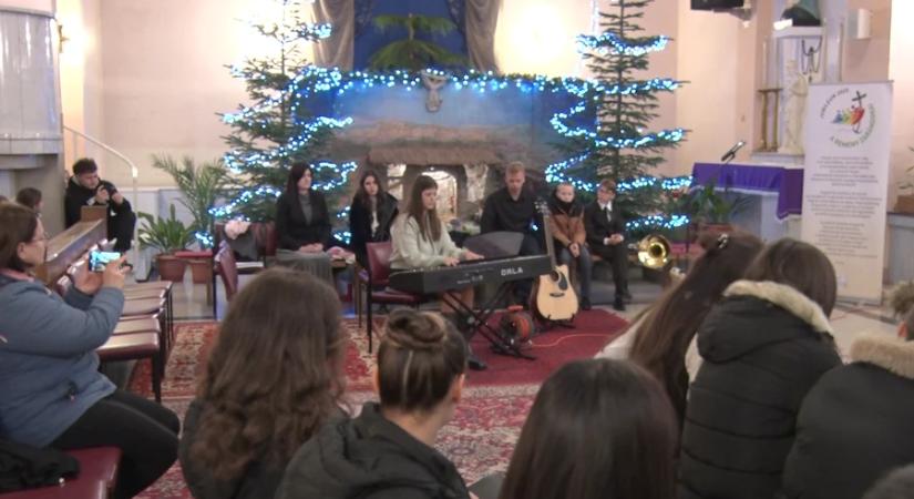 Ünnepi muzsikával készültek a karácsonyra a piaristák