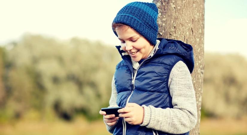 Januártól igényelhető a mobilszolgáltatóknál a szűrt internetszolgáltatás