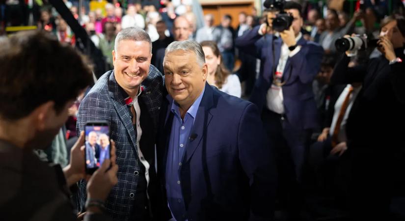 Mindenki Orbán Viktorral akart egy képet