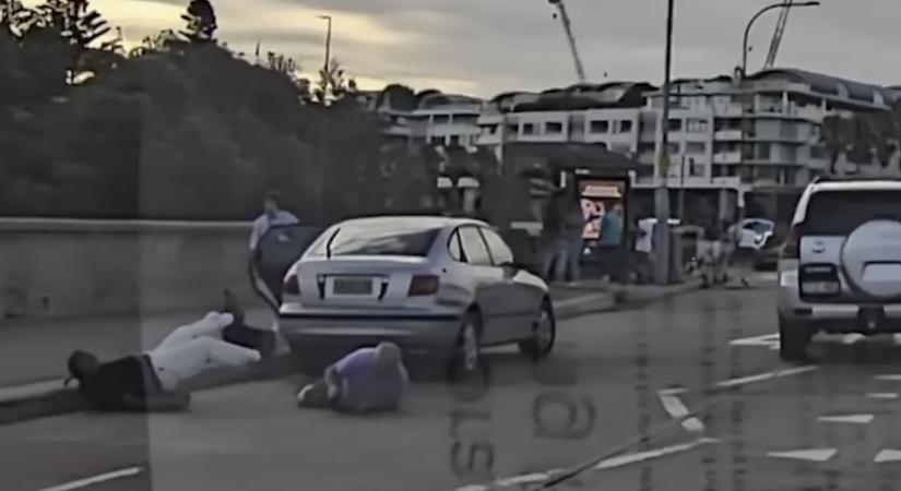 Felvette egy kamera, ahogy egy hős nyugdíjas házaspár megpróbálja megállítani az egyik Bondi Beach-i merénylőt