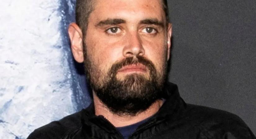 Nehéz kapcsolata volt szüleivel Rob Reiner fiának, akit most a filmes házaspár meggyilkolásával gyanúsítanak