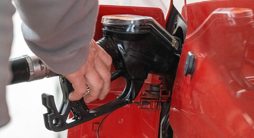 Jelentős árcsökkenés jön a kutakon