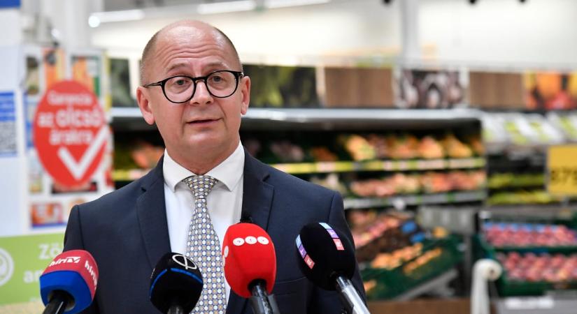 Vizsgálják az árcsökkentéseket: a forint erősödése miatt rámászik az importőrökre a GVH