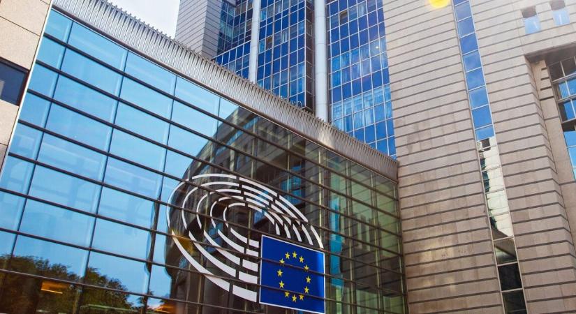 Rendkívüli sajtótájékoztatót tartott a magyar kormány Brüsszelben – itt vannak az azonnali bejelentések