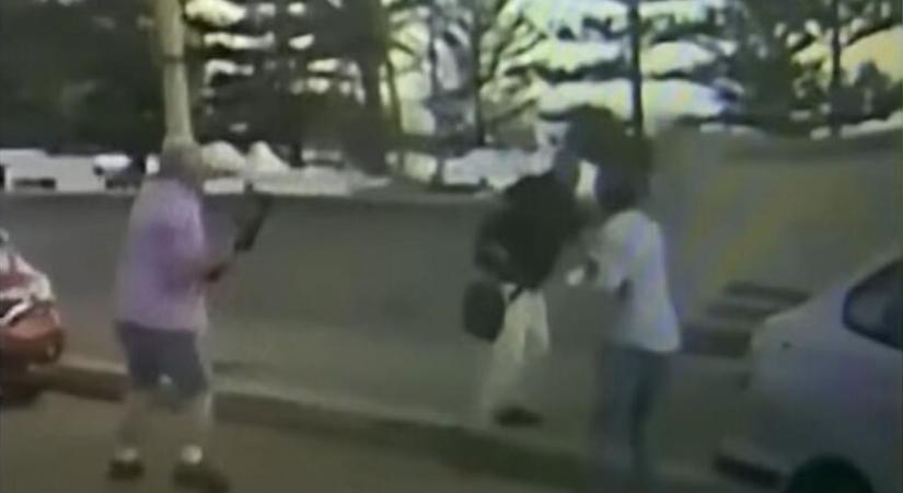 Videón a hősök: idős házaspár szállt szembe a Bondi Beach-i merénylővel