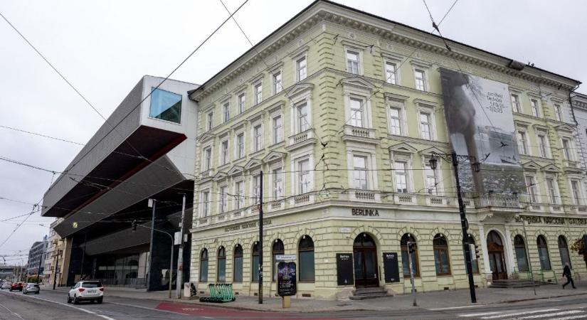 Lebuktak a szlovákok: hamis festményeket állítottak ki a nemzeti galériában (VIDEÓ)
