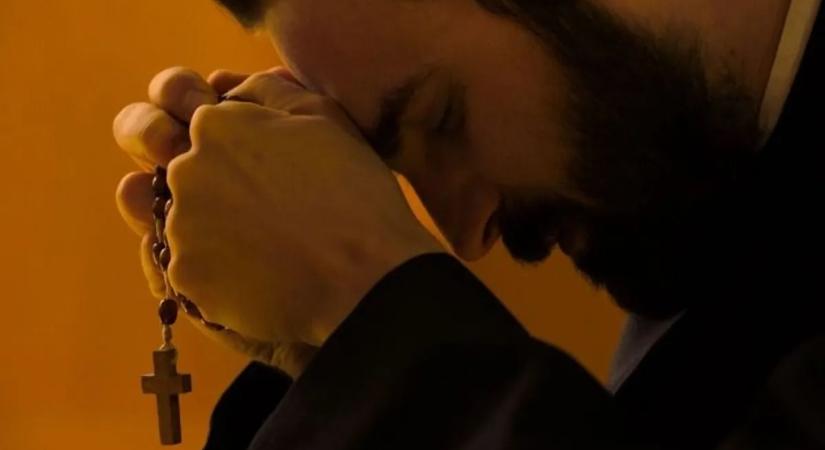 "Krisztusért meghalni olyan, mint örökké élni" – Kritika a Romzsa Tódor filmről