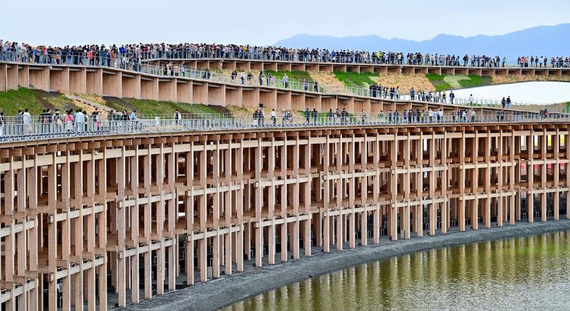 Ez az idei év legnagyobb pazarlása: tűzifává aprítják a világ legnagyobb faépületét