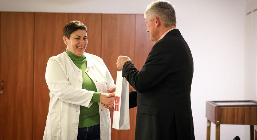 Az utolsó utáni pillanatban is érkezett felajánlás az egri kórháznak a bortermelőktől