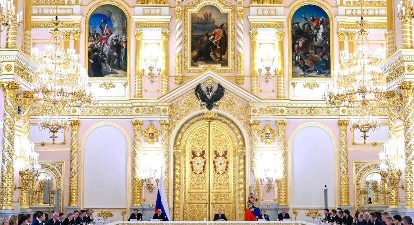 Kreml: Teljesen biztosak vagyunk benne, hogy a szörnyű válság megoldásának küszöbén állunk