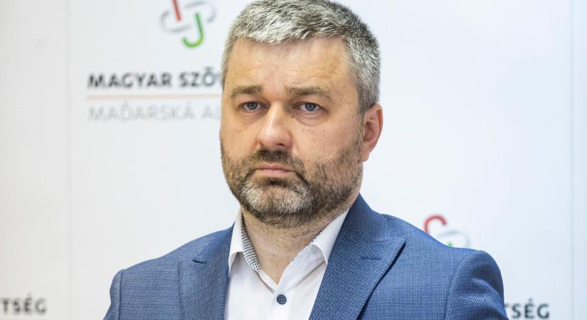 Mózes Gyimesit bírálja, a Beneš-dekrétumok kapcsán kéri számon