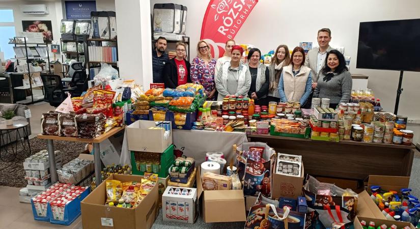 Élelmiszergyűjtés – Mintegy száz család ünnepvárásához járultak hozzá Mosonmagyaróváron és környékén