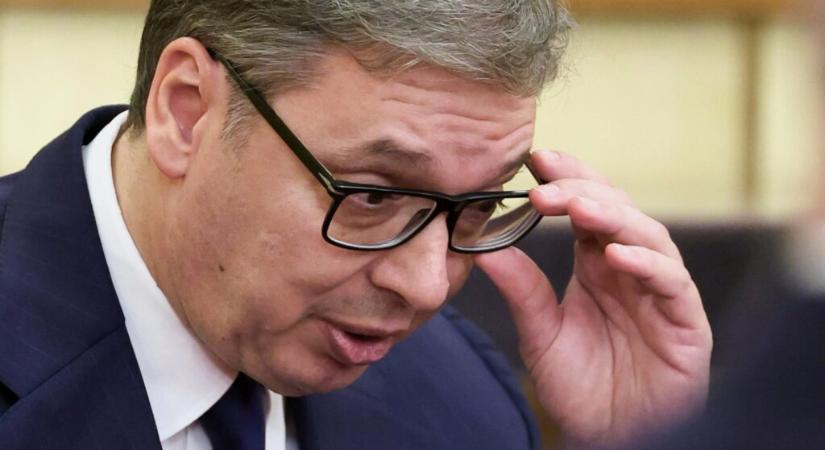 Vučić őrjöng, személyesen tesz feljelentést a Vezérkar épülete elleni „hajsza” miatt