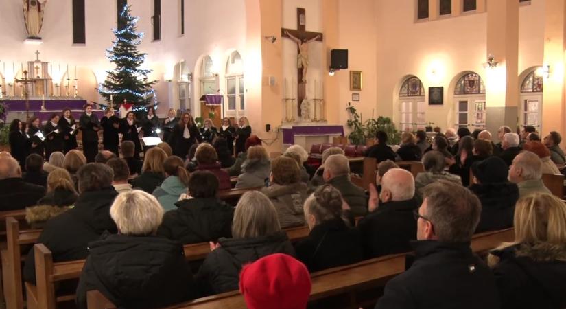 Két kórus tisztelgett Farkas Ferenc emléke, és az ünnepek előtt