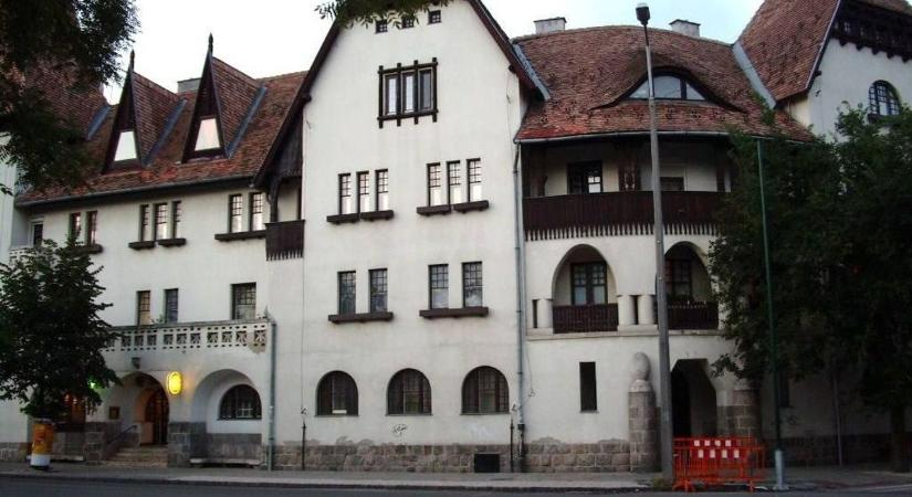 Ennyiért adnak ki most egy lakást az ikonikus Barátok közt házban