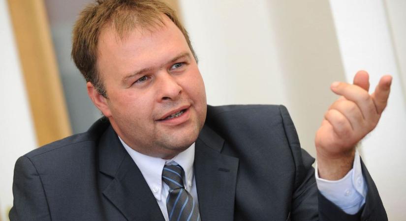 Láthatatlan munka, látható pénzek – mégis ragaszkodik hozzá Péterffy