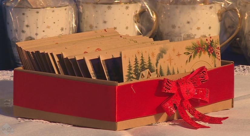 Bábszínházat ajándékoztak a jószívű felnőttek