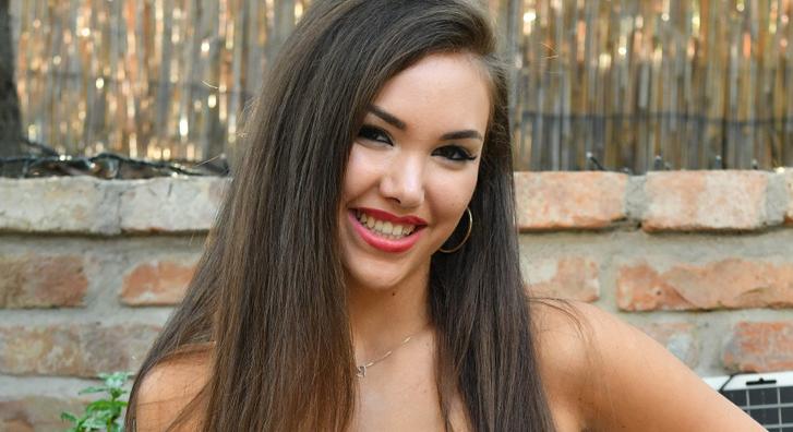 Súlyos beteg lett Kóbor János 18 éves lánya, el kellett halasztani az Omega musical előadását