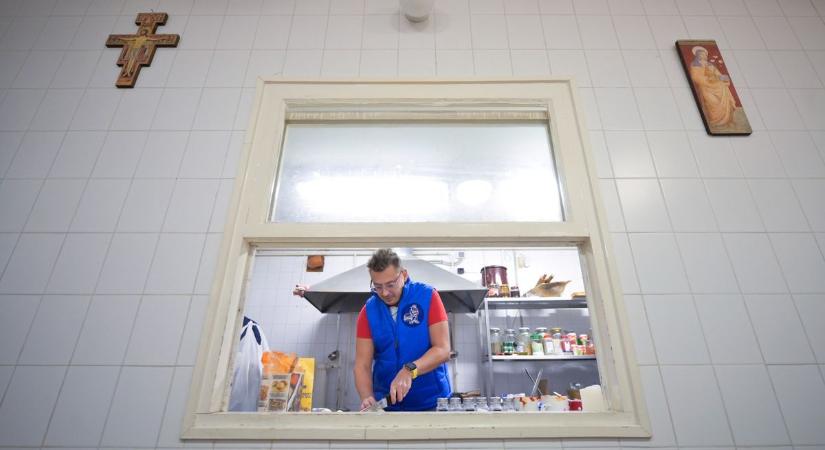 Nem állt meg a főzésnél, újabb jó ügy mellé állt a szegedi transzplantációs sebész