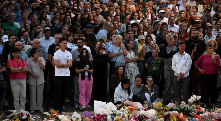 Több bátor hős is volt Bondi Beachen