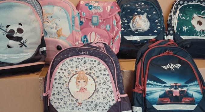 Állami pénzből oszt iskolatáskákat a Rákóczi Szövetség a határon túli magyar diákoknak