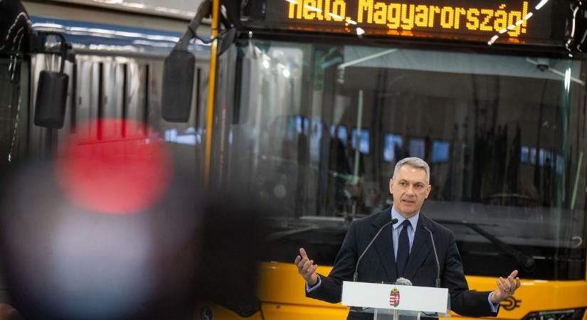 Nagy bejelentést tett Lázár János: Budapest után újabb nagyvárosban használható helyi közlekedésre a vármegyebérlet