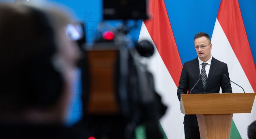 Szijjártó Péter keményen bírálta a békefolyamatot aláaknázó európai vezetőket (videó)