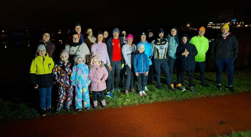 Gyertyafényes futás a Báger-tó körül