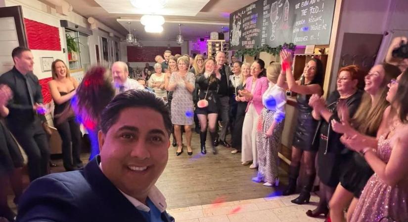 Kis Grófo felrobbantotta a hangulatot egy telt házas bulin