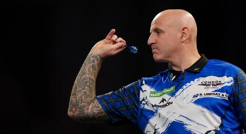 Darts-vb: Alan Soutar képtelen volt kikapni, 15 elrontott meccsnyíl után jutott tovább