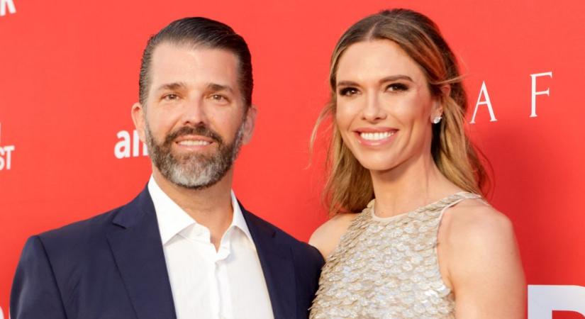 Donald Trump a Fehér Házban jelentette be fia eljegyzését