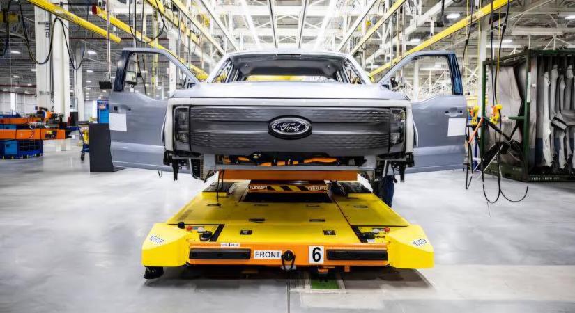 Derült égből villámcsapás: vége a Ford elektromos kalandjának