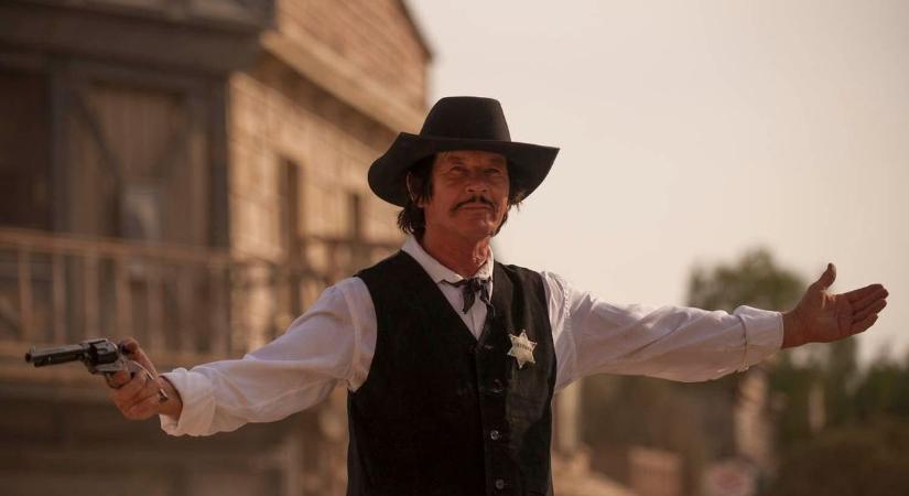 Egy hollywoodi arc Hevesben: Robert Bronzi a mai napig feltűnést kelt