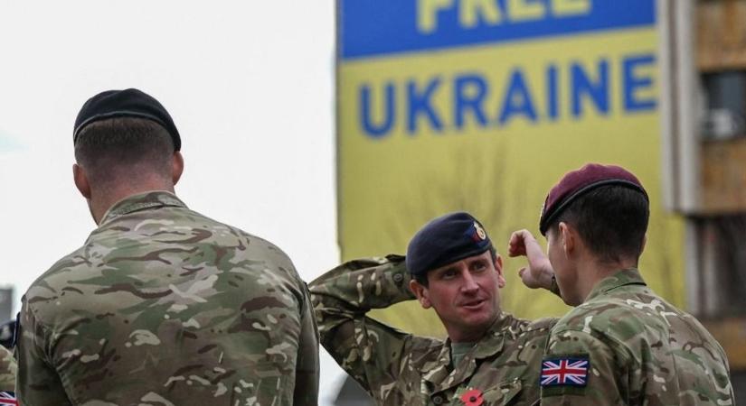 Riadót fújt az Egyesült Királyság: a vezérkari főnök szerint minden fiúnak és lánynak készen kell állnia a harcra