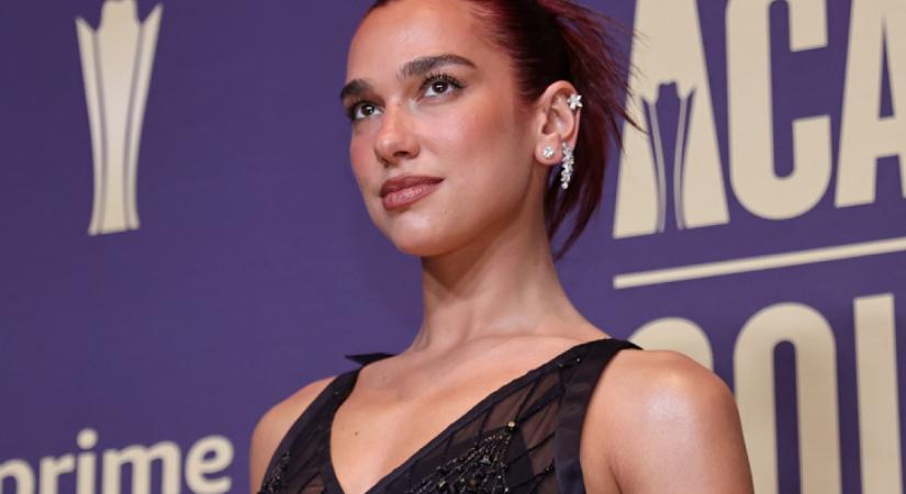 Dua Lipa új frizurája a legtrendibb: igazi bombázó ezzel az árnyalattal