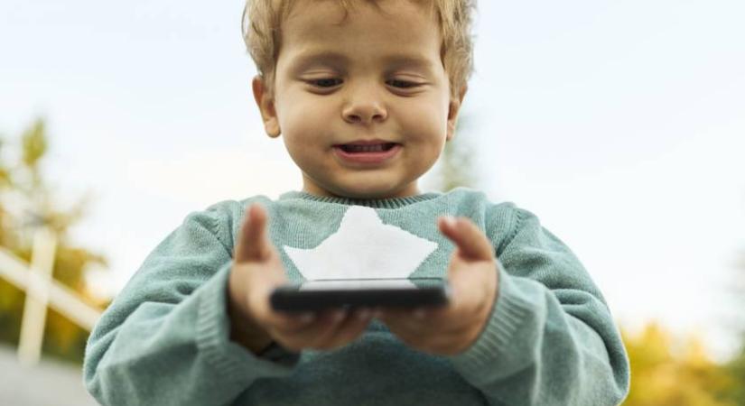 Képernyő előtt felnövő gyerekek: hol kezdődik a tartalomgyártók felelőssége? A Brandnyúl alkotóját kérdeztük erről